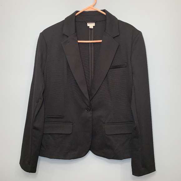 Women's Waist Length Blazer - Picture 2 of 4